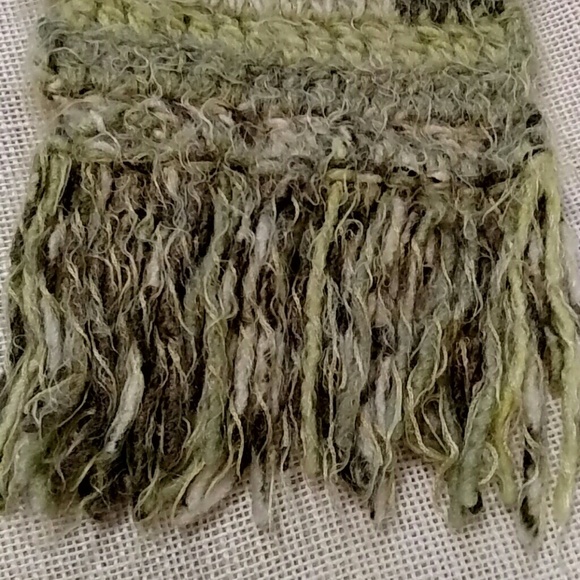 New Hand Crafted Knit Scarf Wrap In Multi Greens With Fringe Detail Soft Cozy OS - Picture 4 of 4